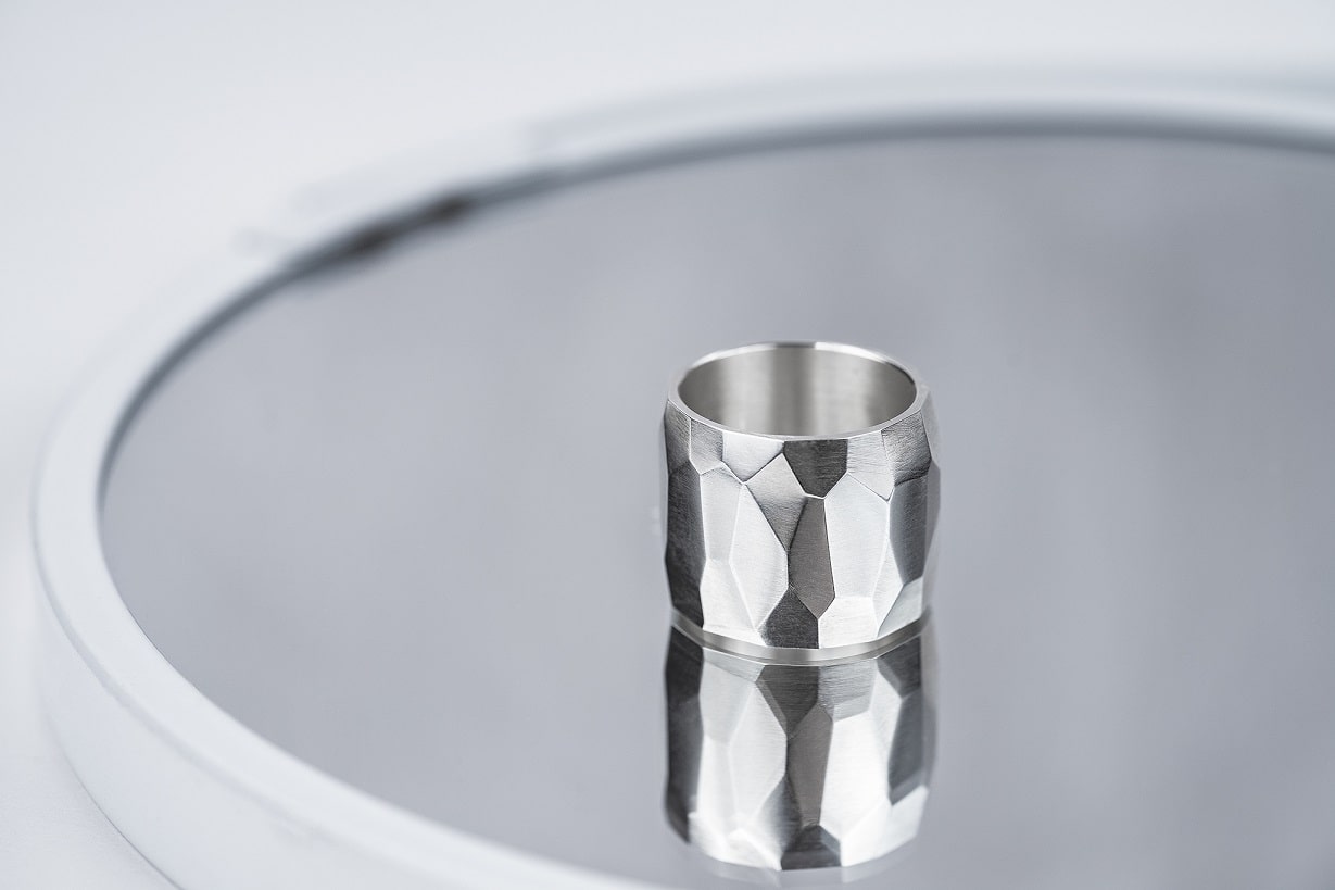 Wide ring "Facets" (15 mm)