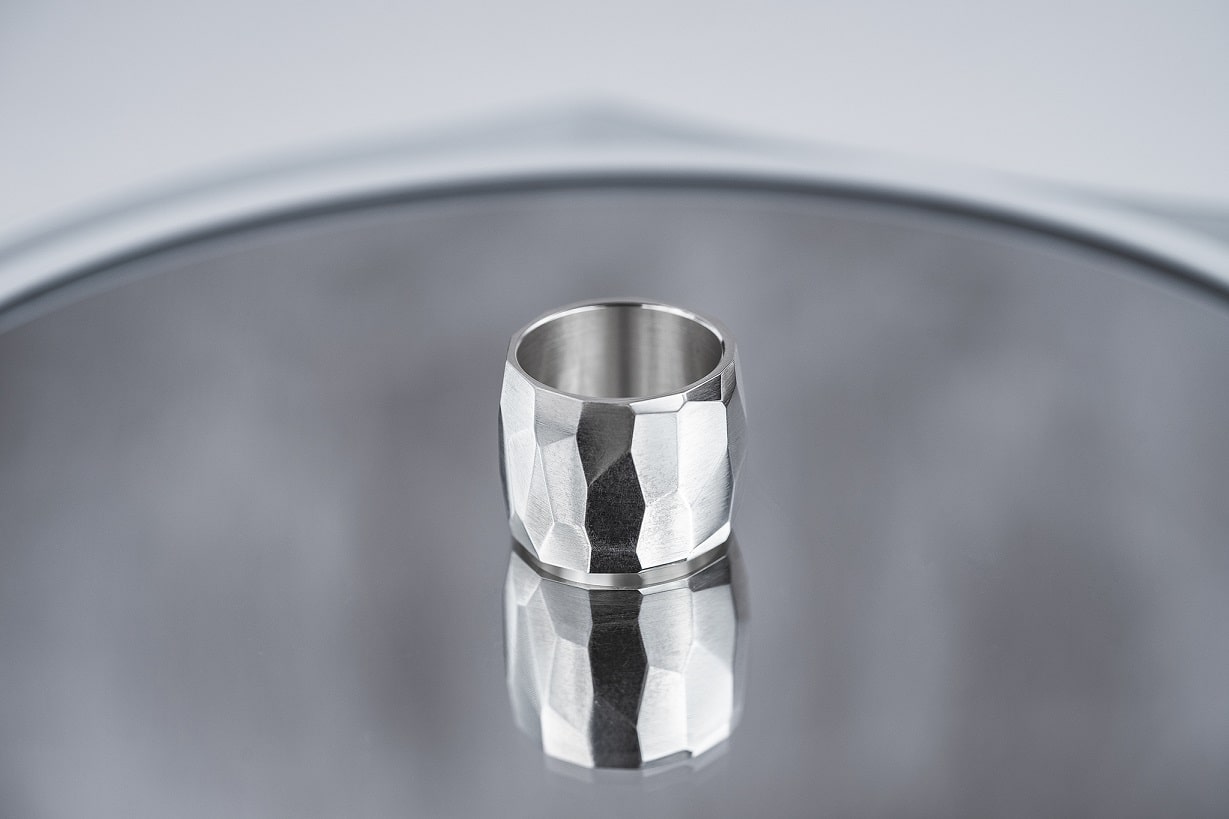 Wide ring "Facets" (15 mm)