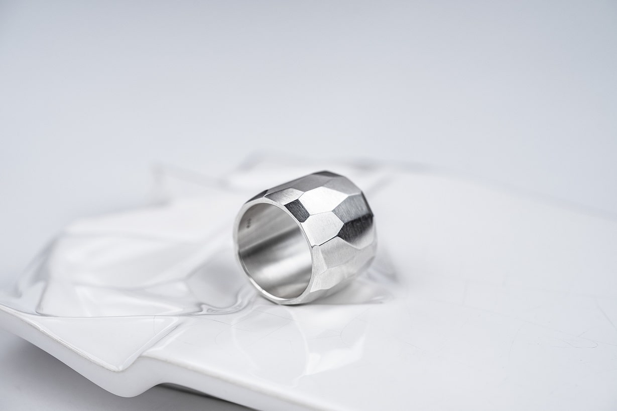 Wide ring "Facets" (15 mm)