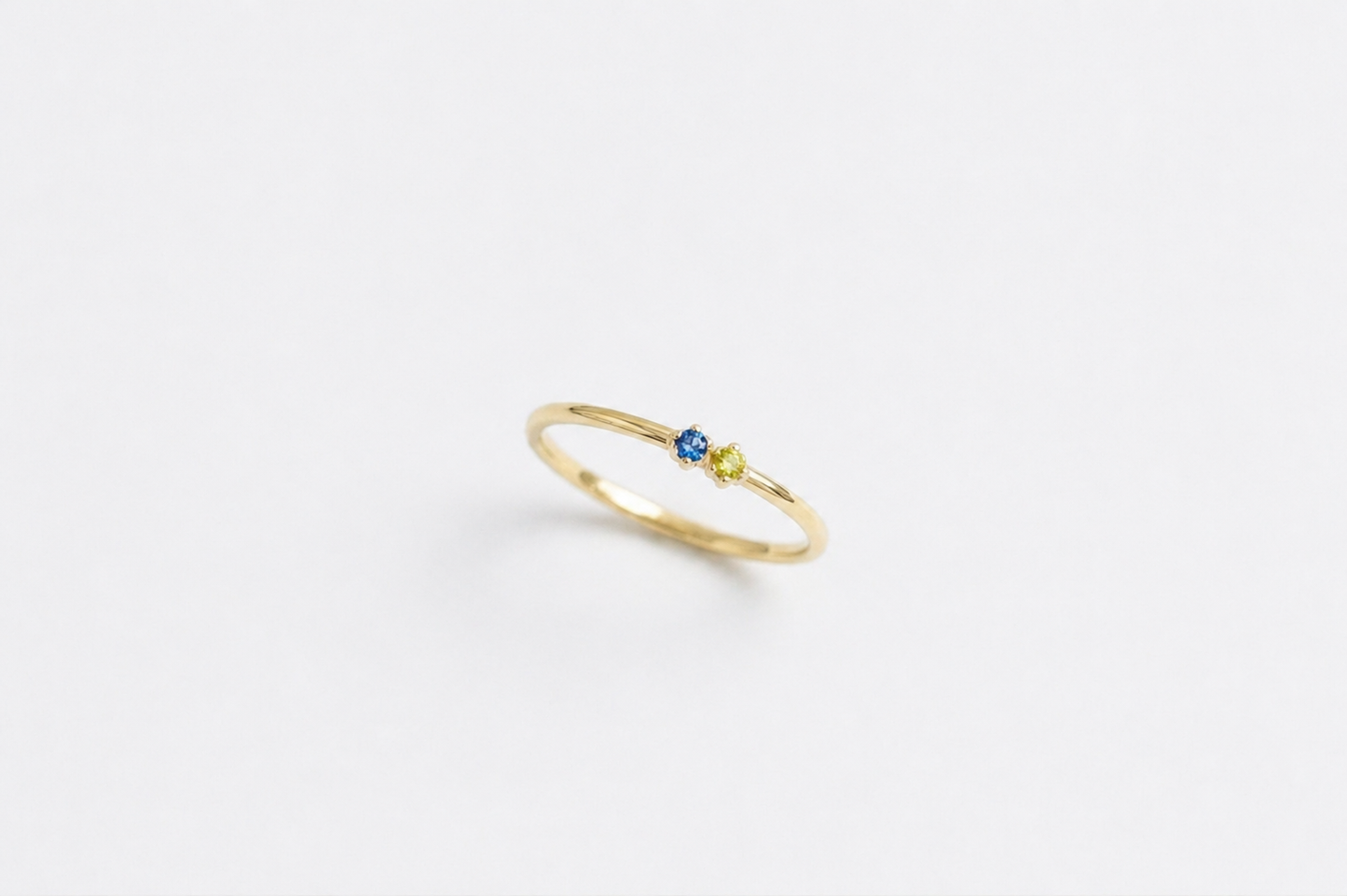 Ring "Sophisticated Country" (horizontal arrangement of stones)