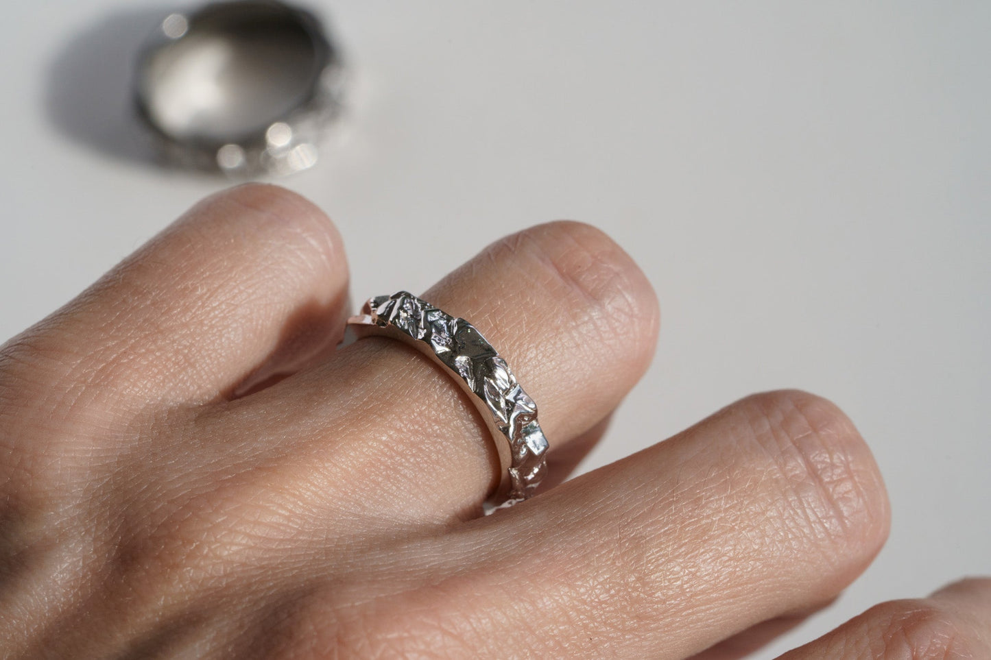 Wedding ring "Granite Rock" light (4 mm)