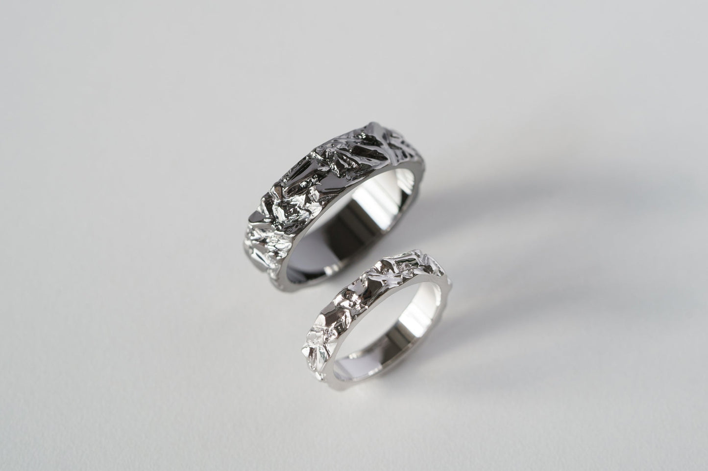 Wedding ring "Granite Rock" light (4 mm)