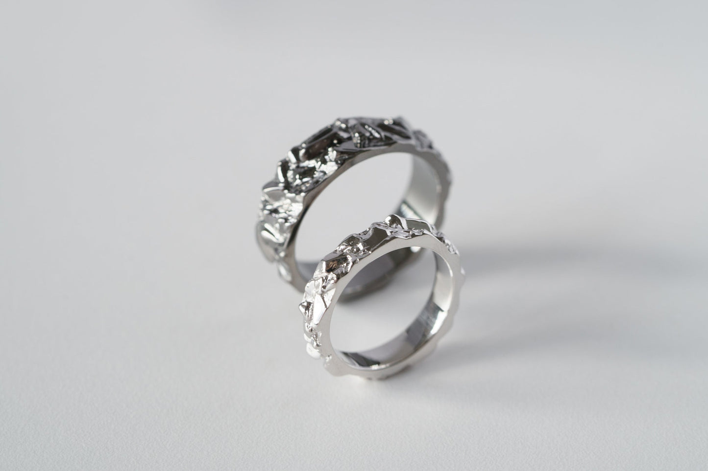 Wedding ring "Granite Rock" light (4 mm)