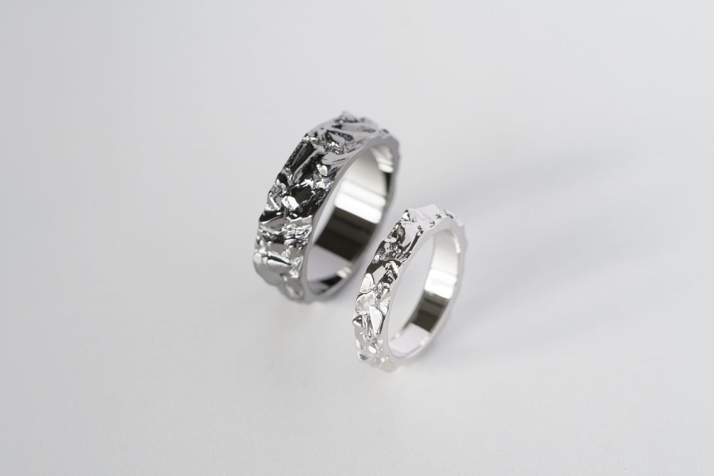 Wedding ring "Granite Rock" light (4 mm)