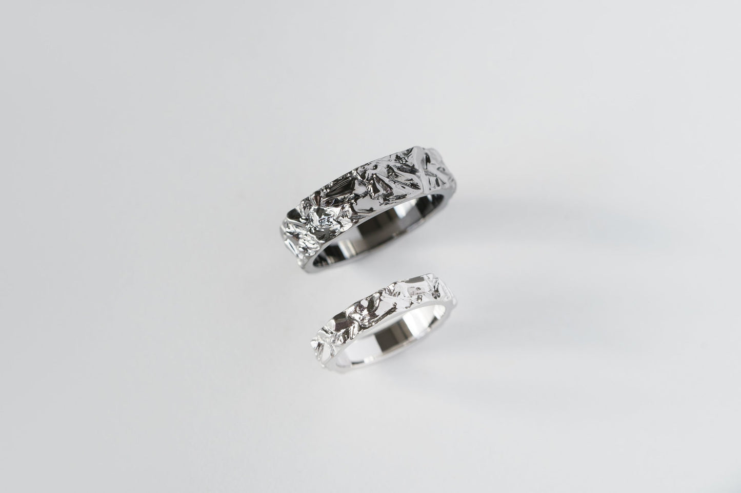 Wedding ring "Granite Rock" light (4 mm)