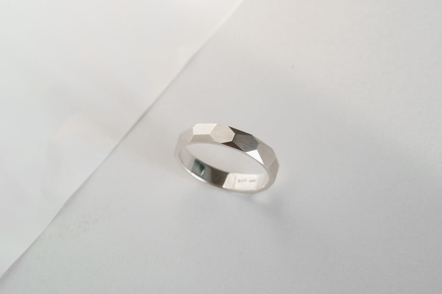 Ring "Large facets" (4 mm)
