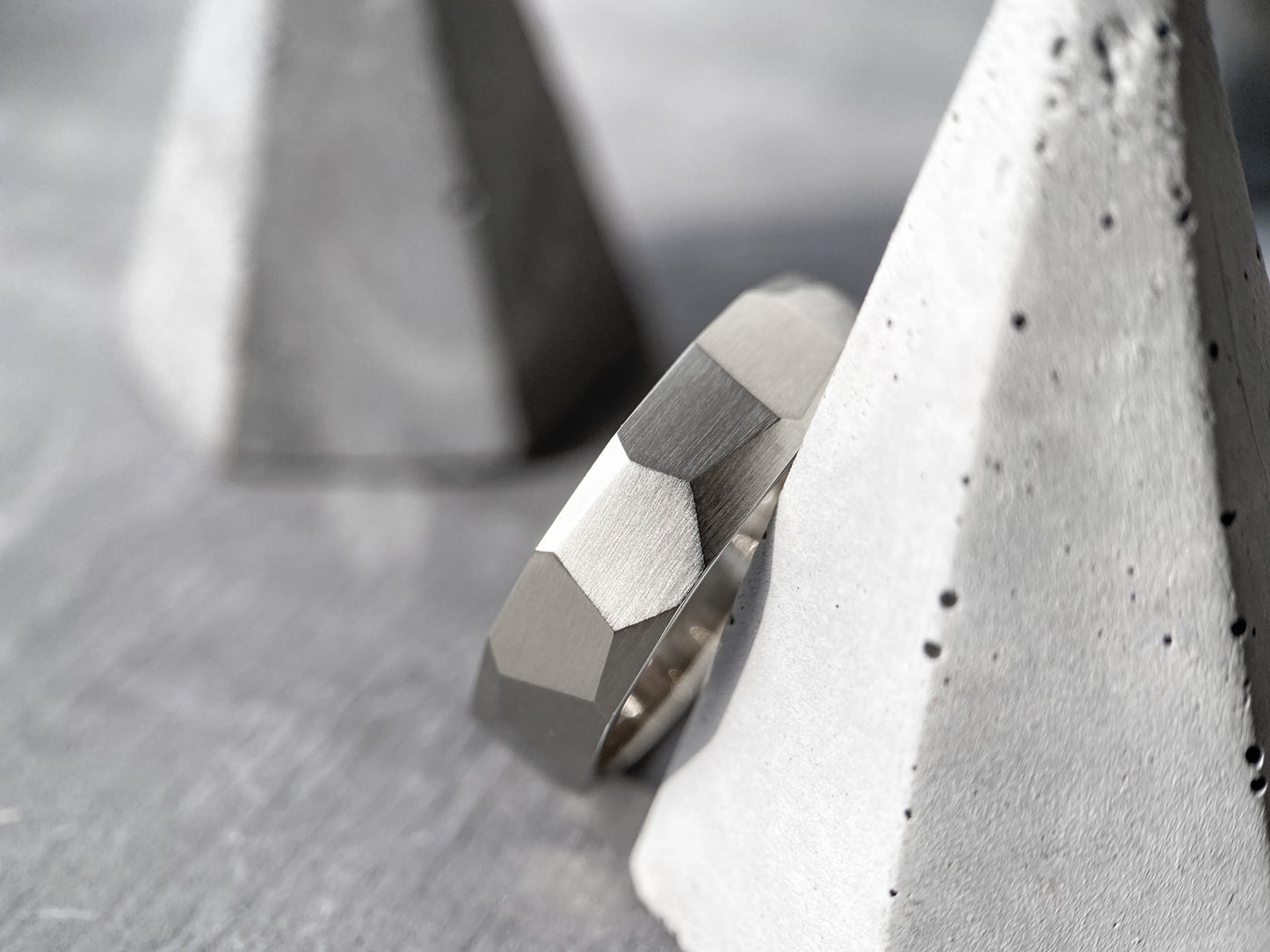 Ring "Large facets" (6 mm)