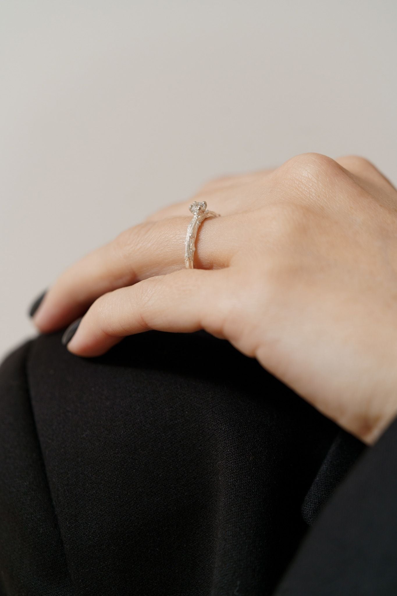 Ring "Light vine" (gemstone 3,5 mm)