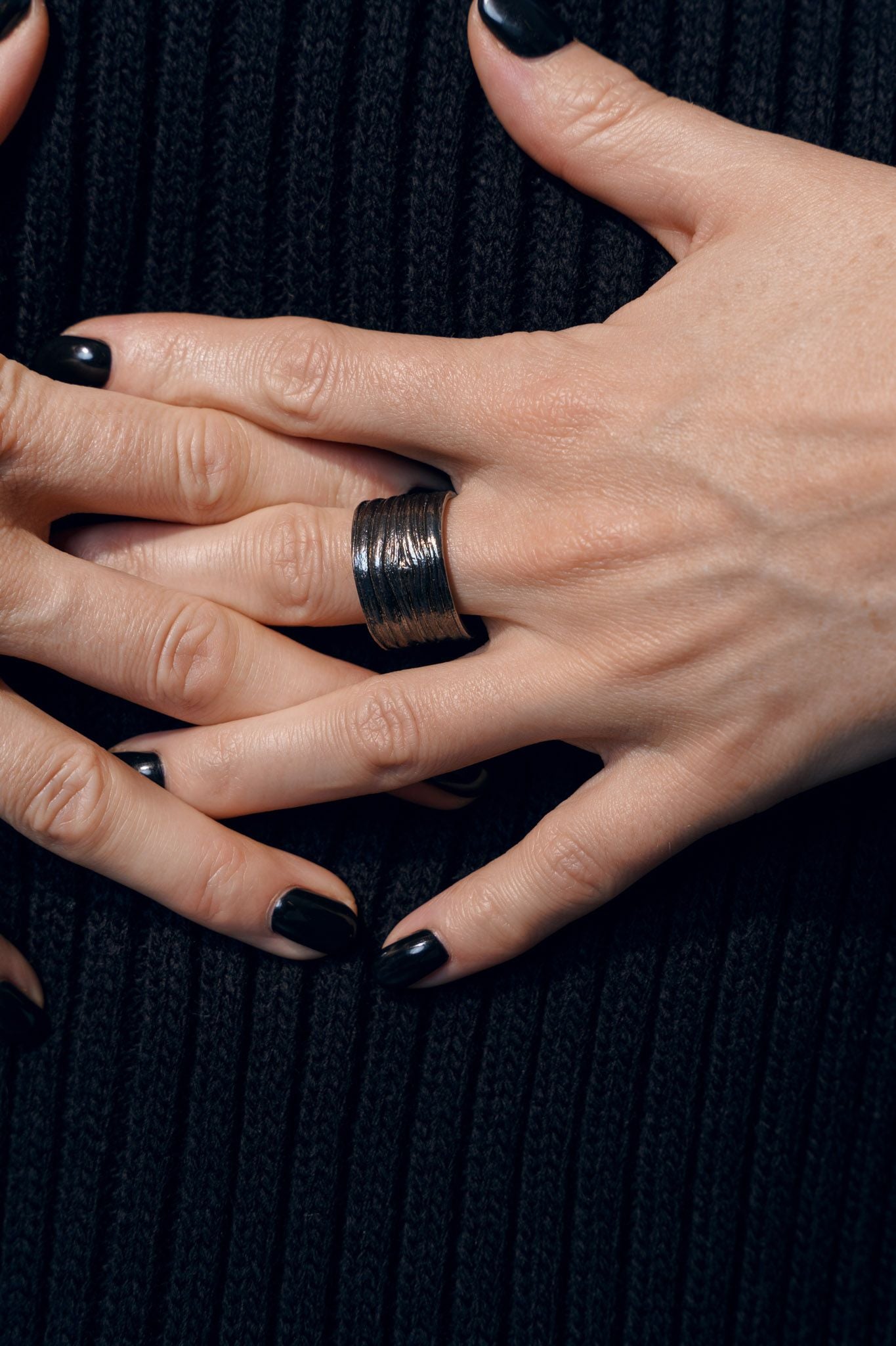 Ring "Maple bark" blackened (13 mm)