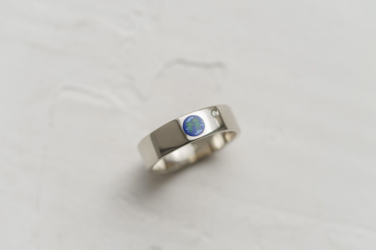 Ring "My planet" with a gem (5 mm)