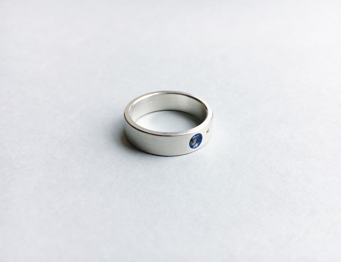Ring "My planet" with a gem (5 mm)
