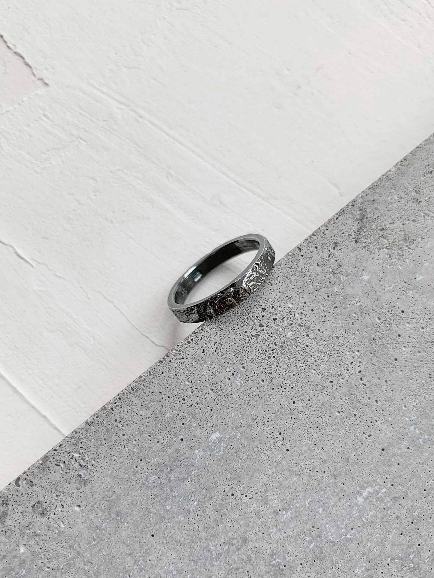 Ring "Oak bark" blackened (3 mm)