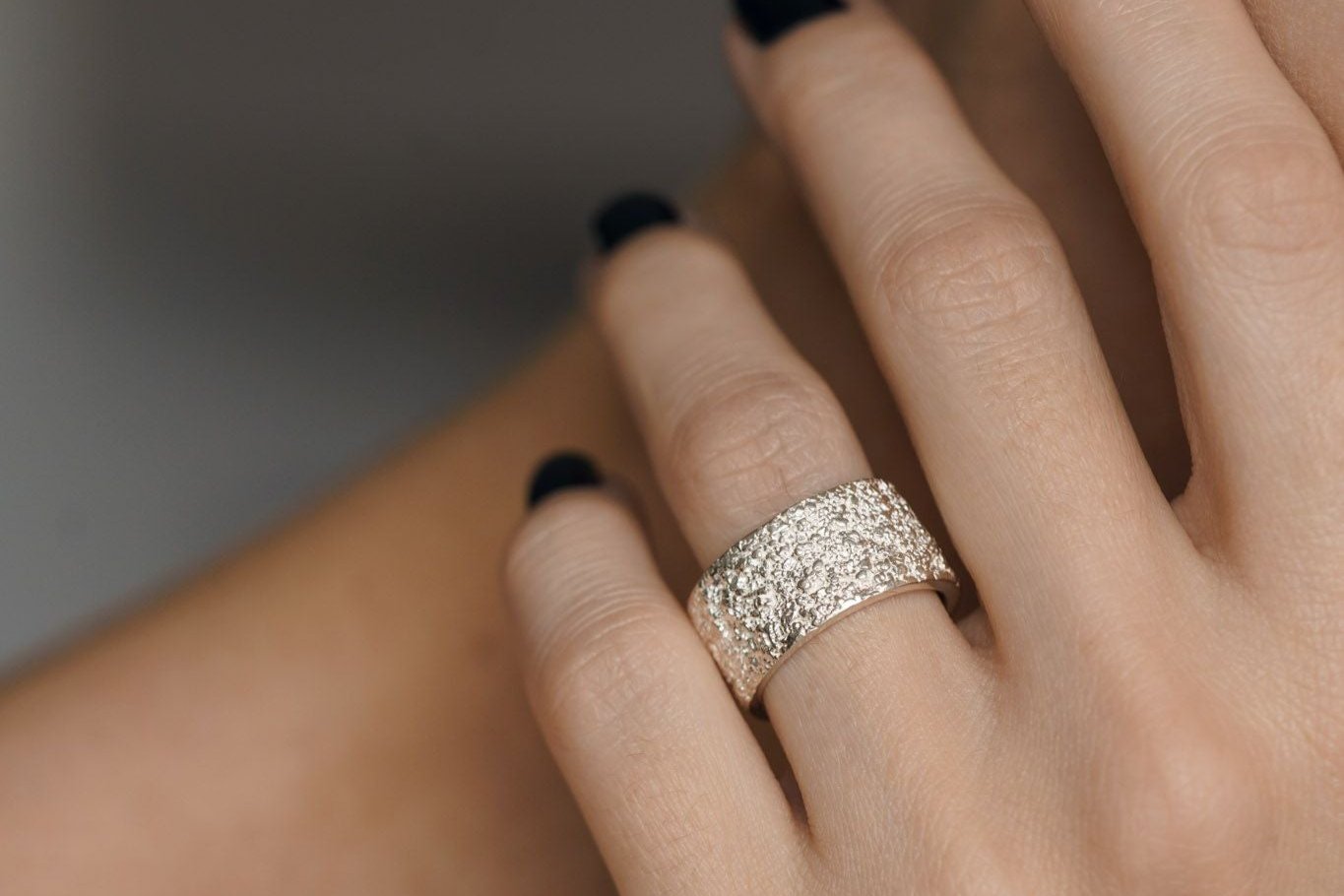 Ring "Sand" light (10 mm)