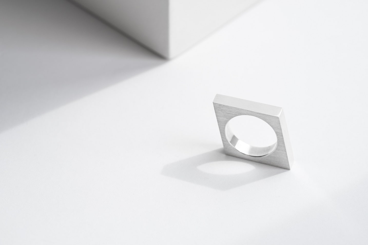 Ring "Rhombus" (5.2 mm Thickness)