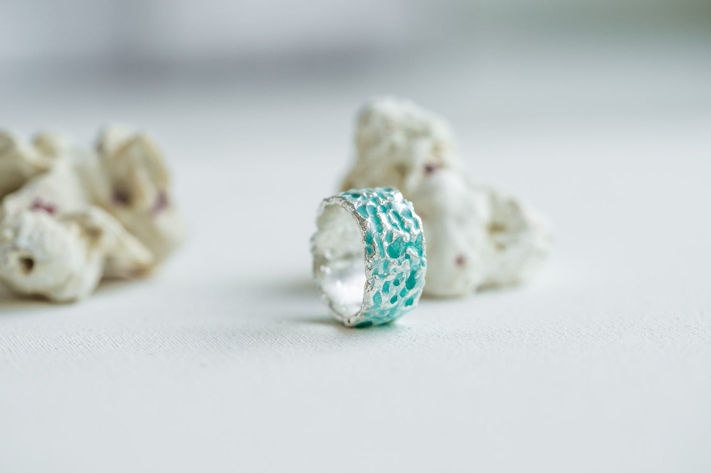 Ring "Water ripple" emerald light (10 mm)