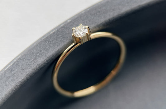 Ring "Dew" (gemstone 3 mm)