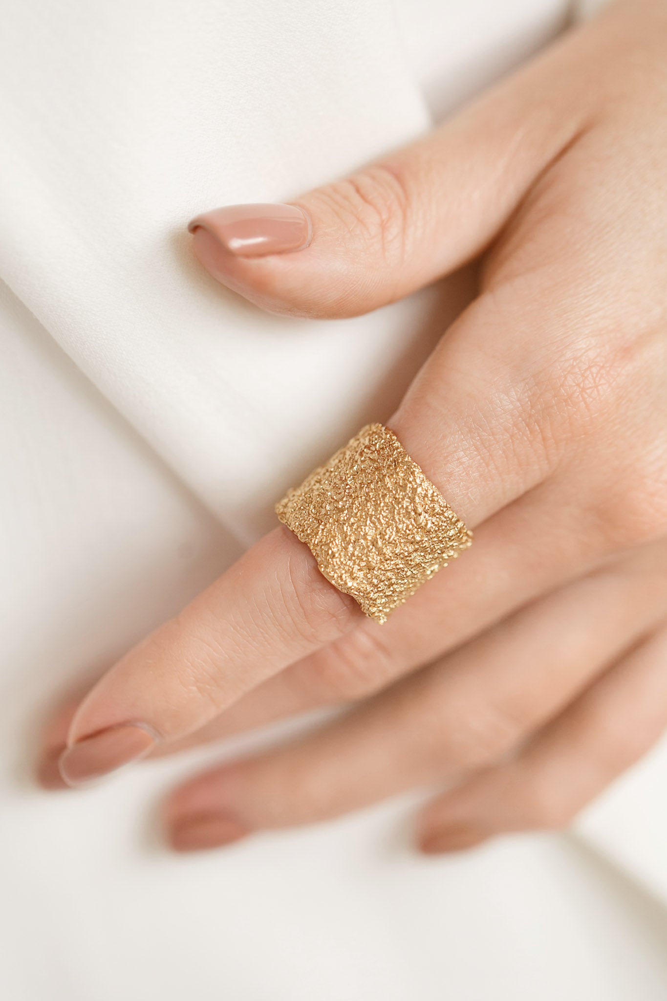 Ring "Sand" light (18 mm)