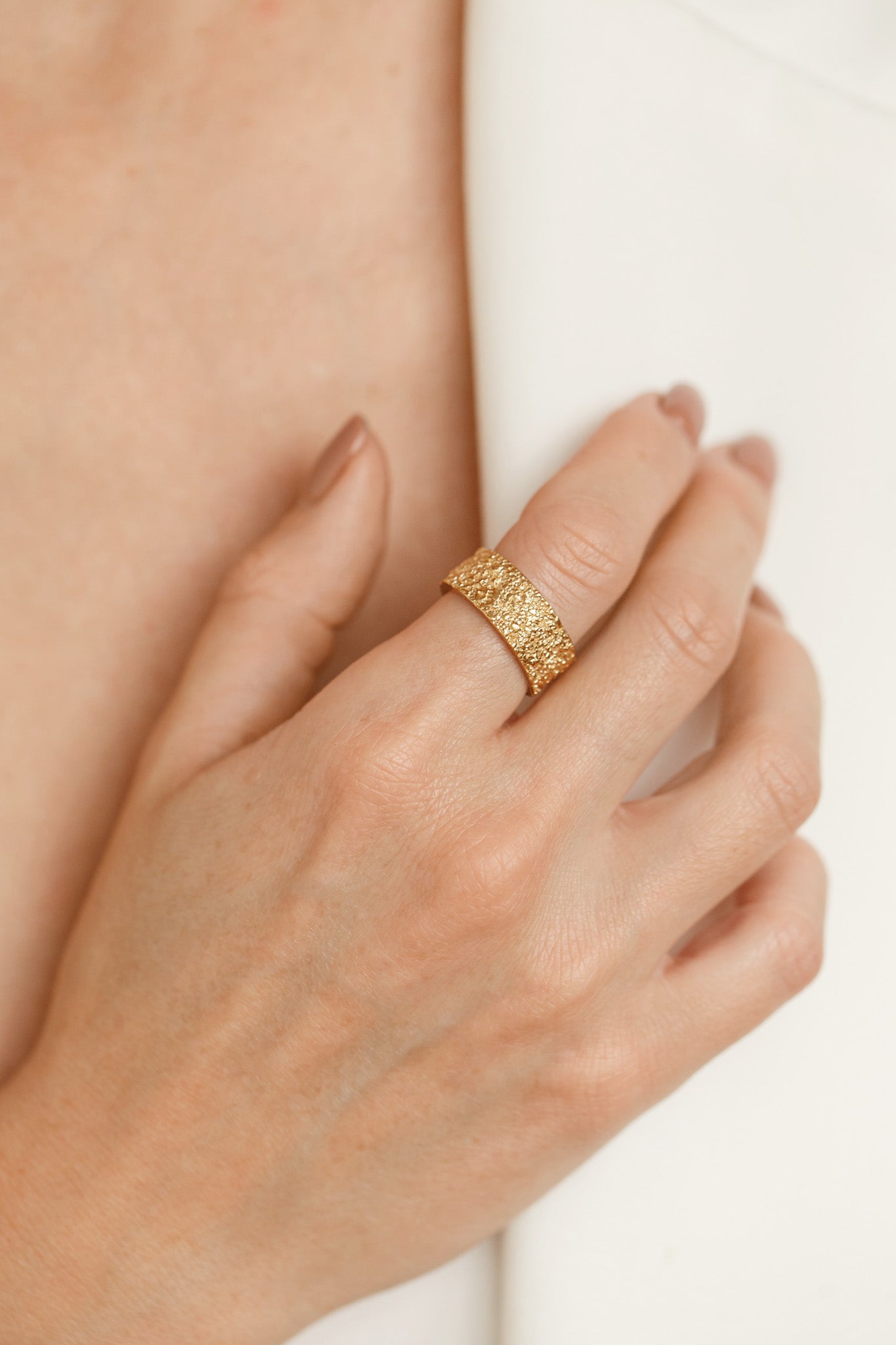 Ring "Sand" light (8 mm)