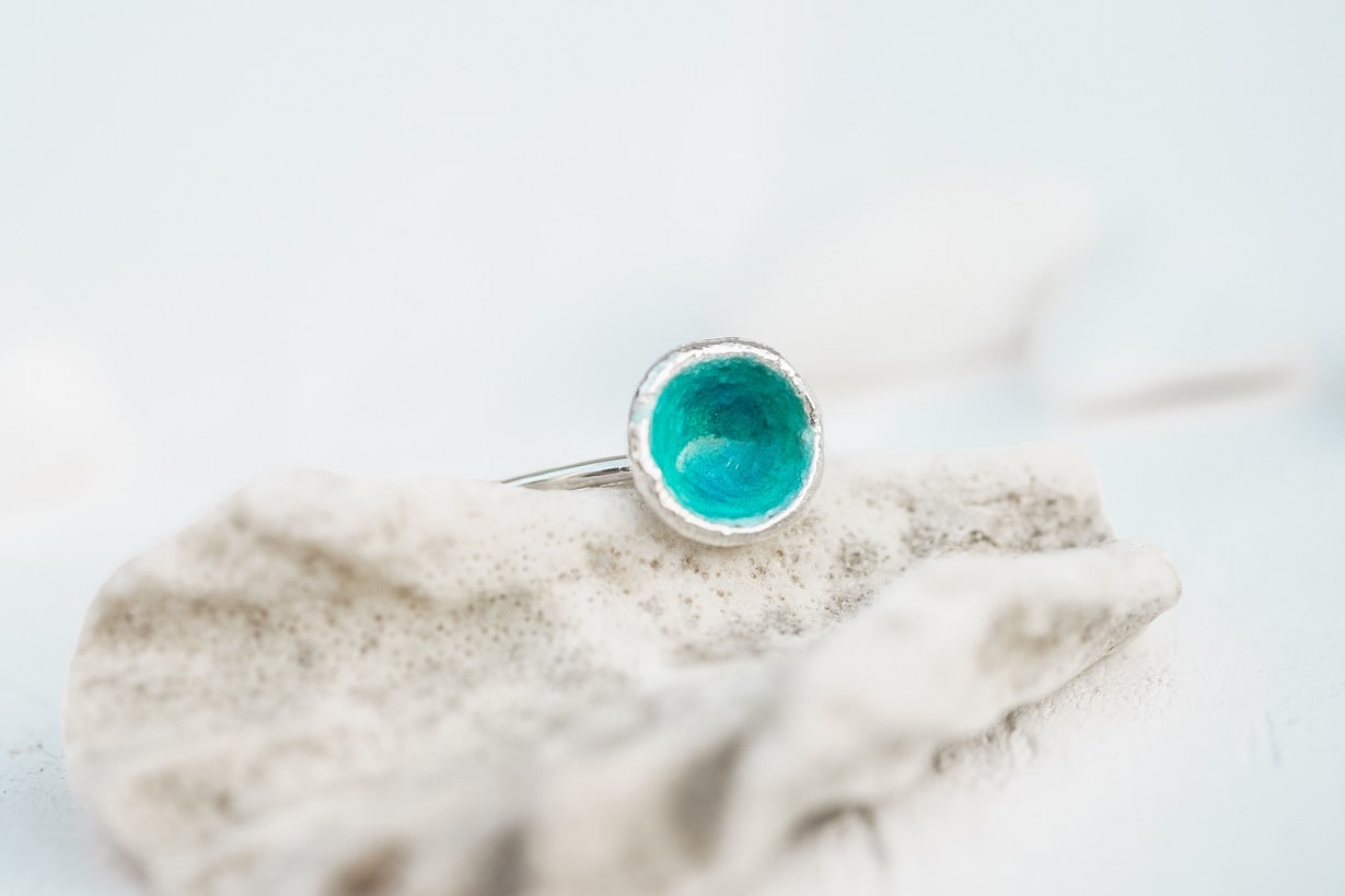 Ring "Sea" emerald (9 mm)