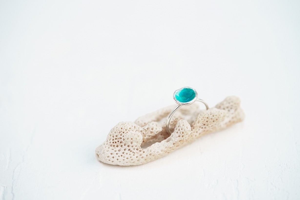 Ring "Sea" emerald (9 mm)
