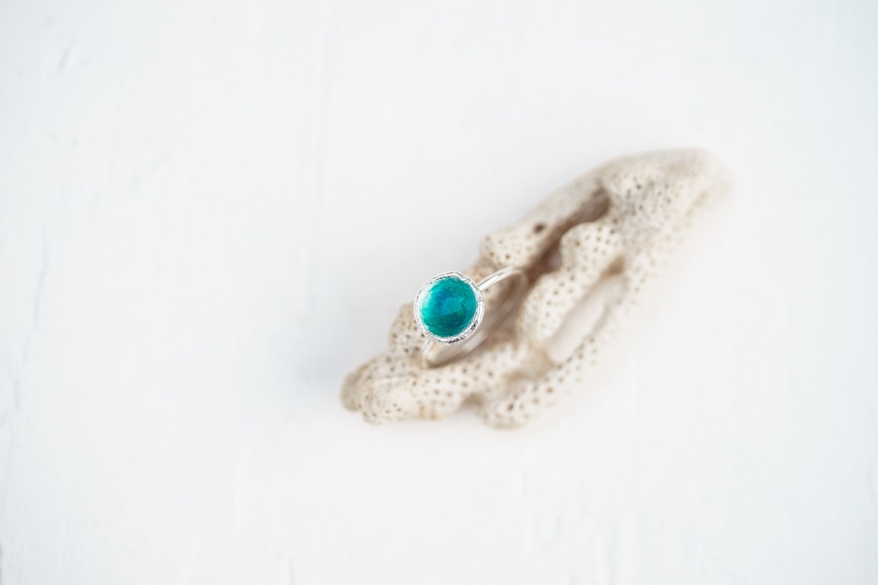 Ring "Sea" emerald (9 mm)