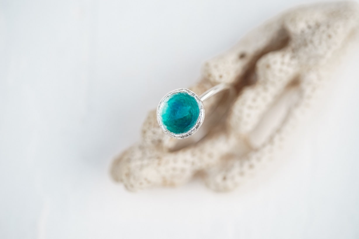 Ring "Sea" emerald (9 mm)