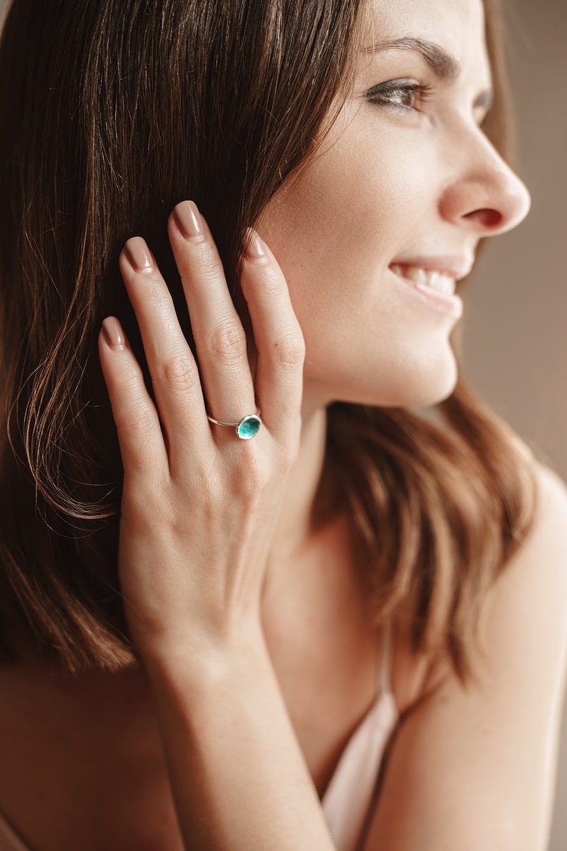 Ring "Sea" emerald (9 mm)