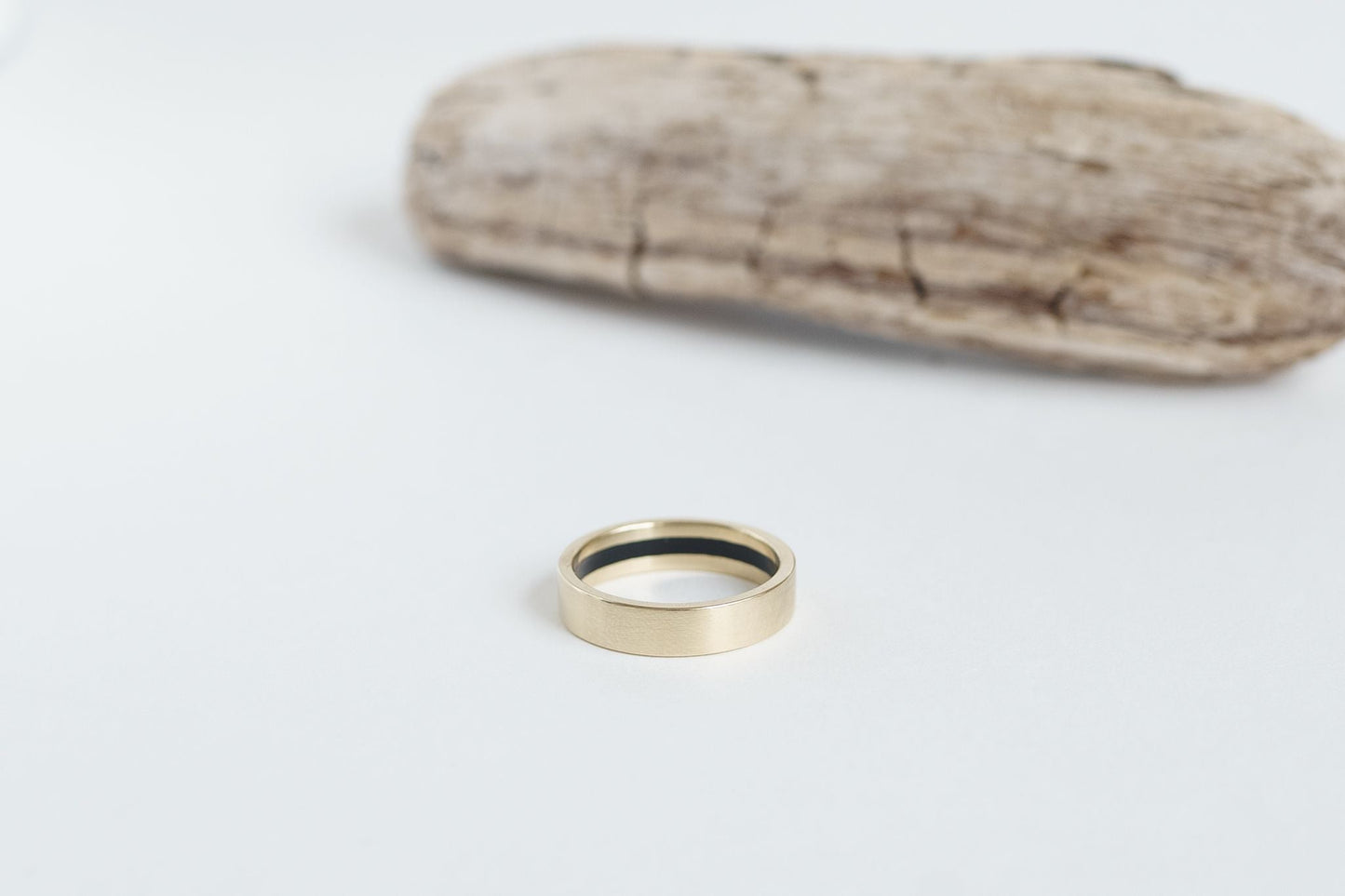 Ring "Secret Stripe" (5 mm) with enamel