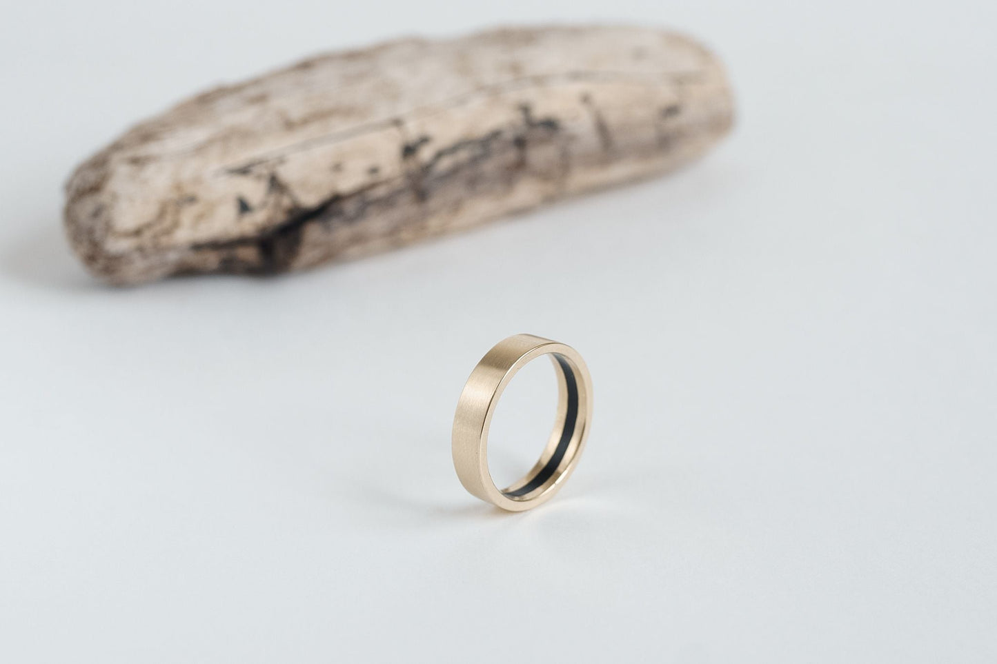 Ring "Secret Stripe" (5 mm) with enamel