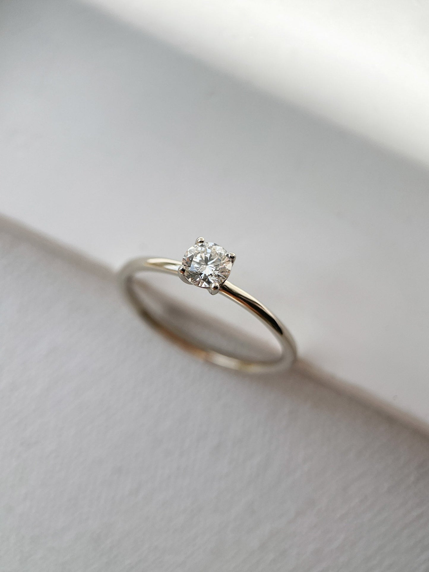 Ring "Shine" (4 mm gemstone)