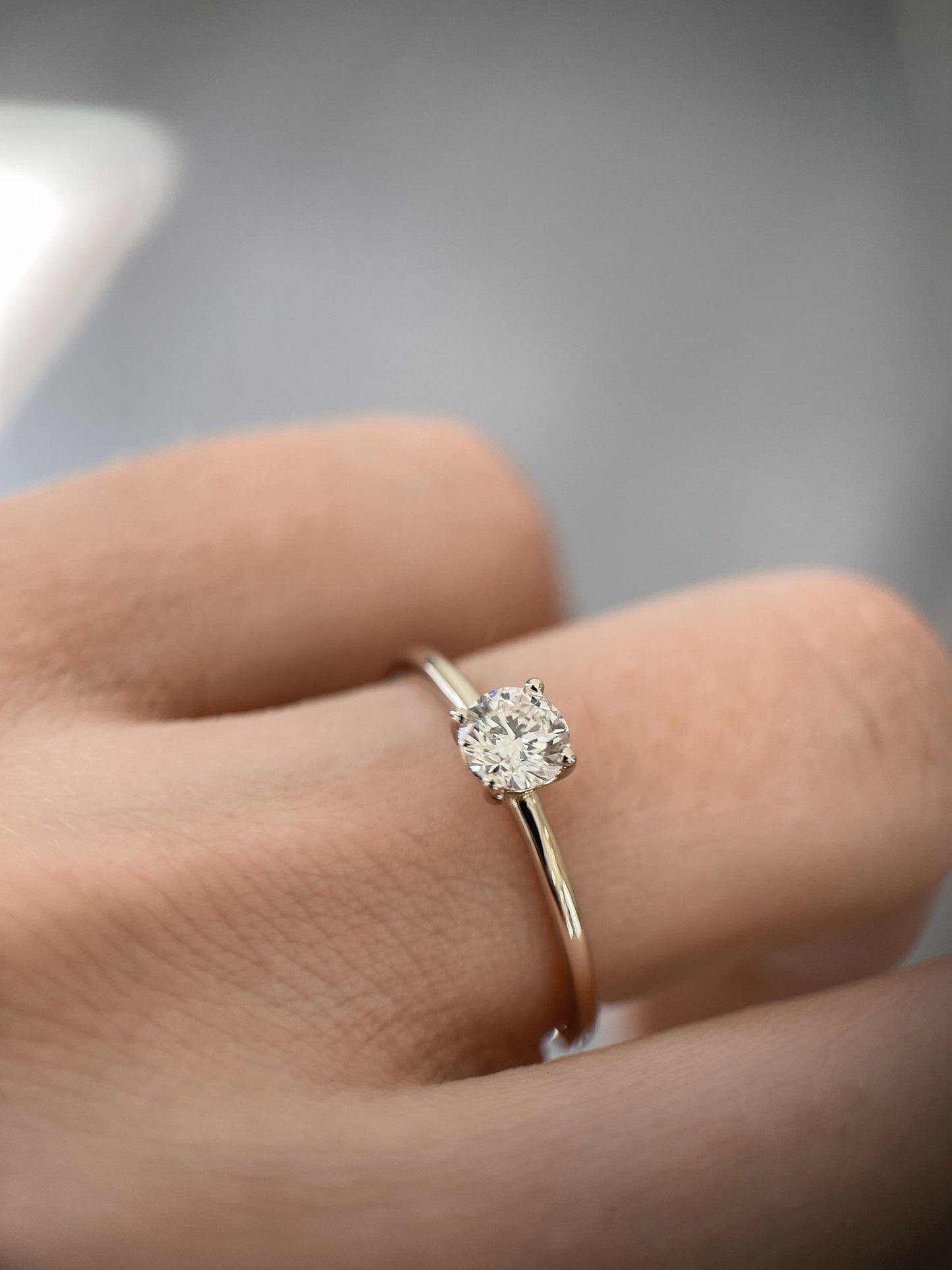 Ring "Shine" (4 mm gemstone)