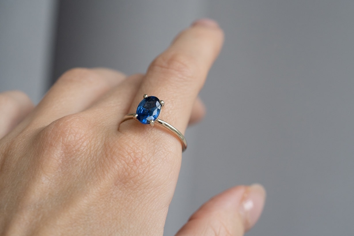 Ring "Shine" (gemstone 6*8 mm)