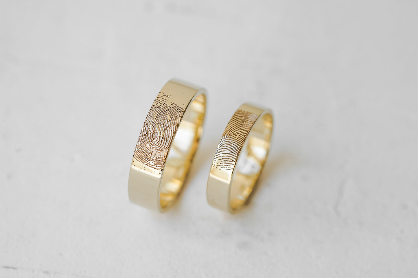 Wedding ring "Simple" (5.5 mm) with personalized fingerprint outside