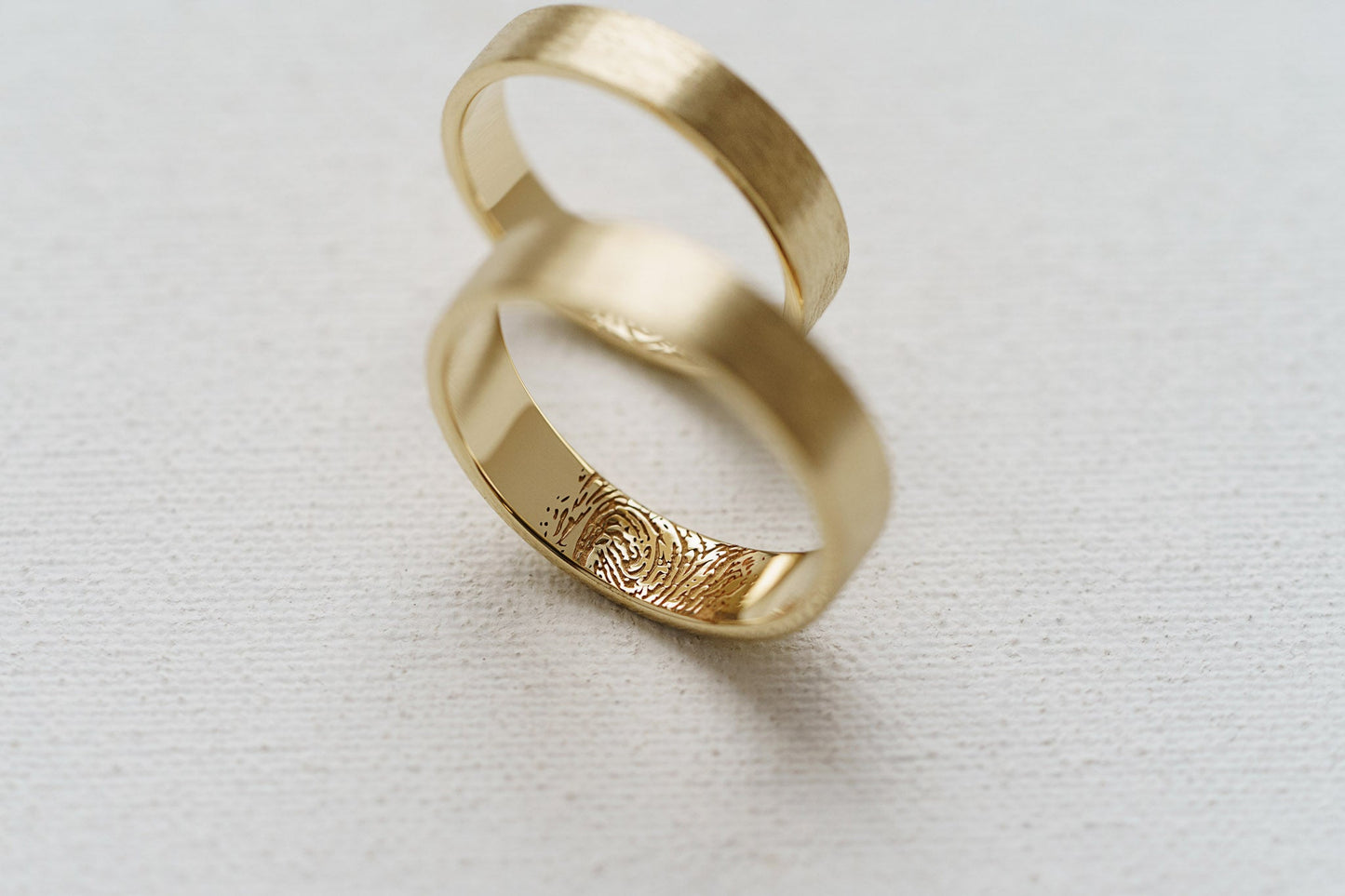 Wedding ring "Simple" (4 mm) with personalized fingerprint inside