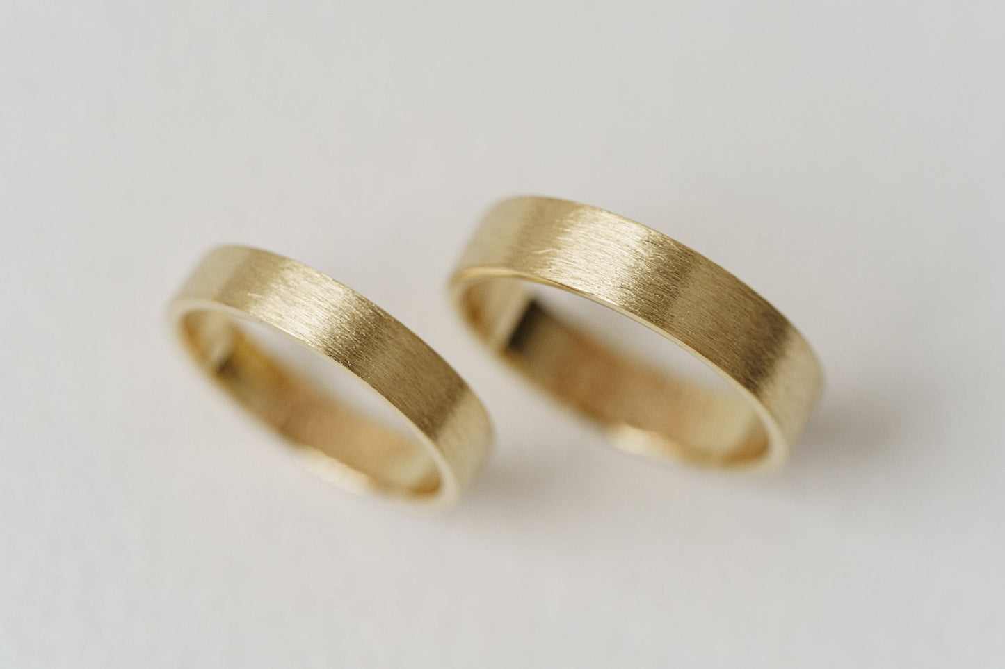 Wedding ring "Simple" (5 mm) with personalized fingerprint inside
