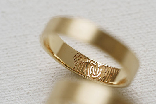 Wedding ring "Simple" (4 mm) with personalized fingerprint inside