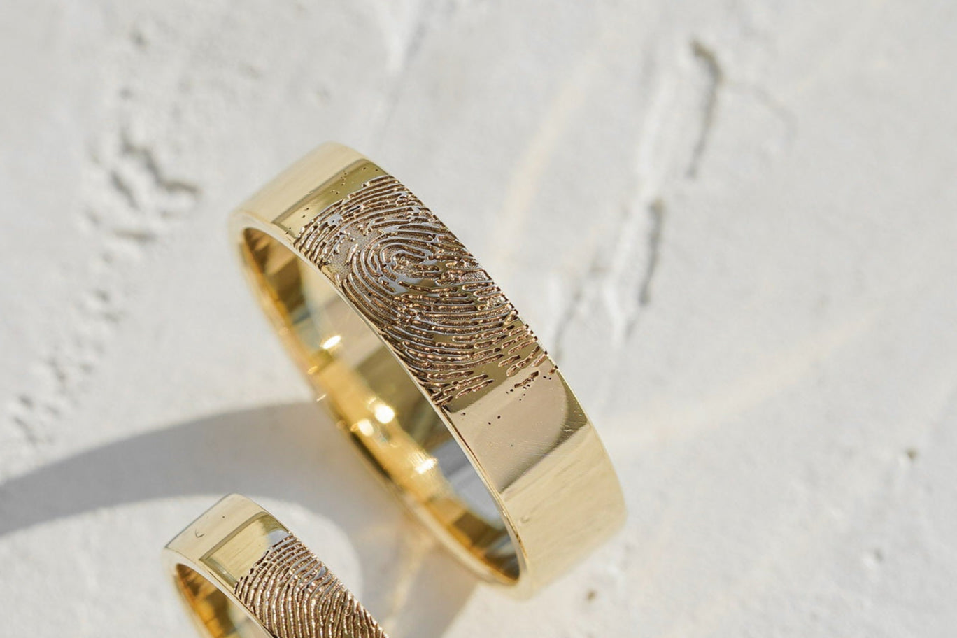 Wedding ring "Simple" (5.5 mm) with personalized fingerprint outside