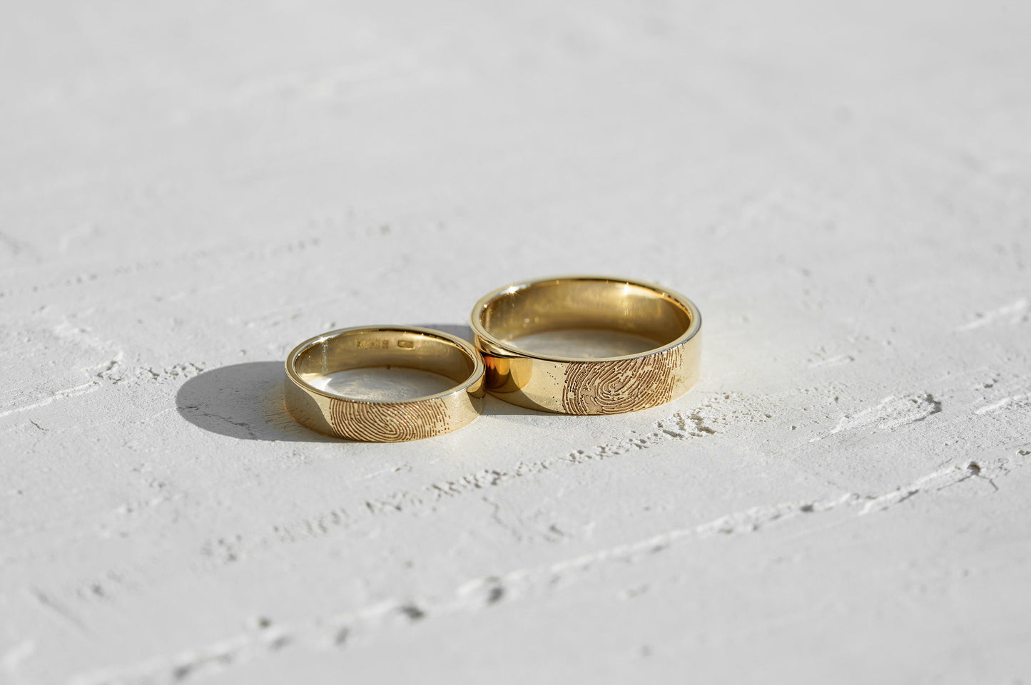 Wedding ring "Simple" (5.5 mm) with personalized fingerprint outside