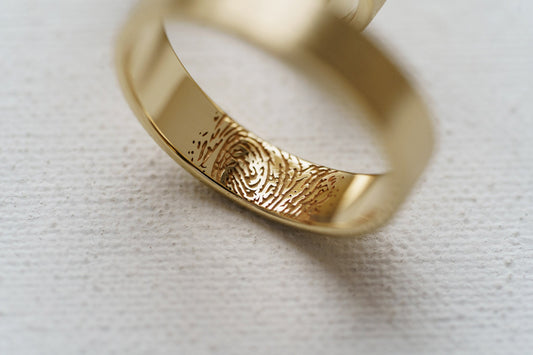 Wedding ring "Simple" (5 mm) with personalized fingerprint inside