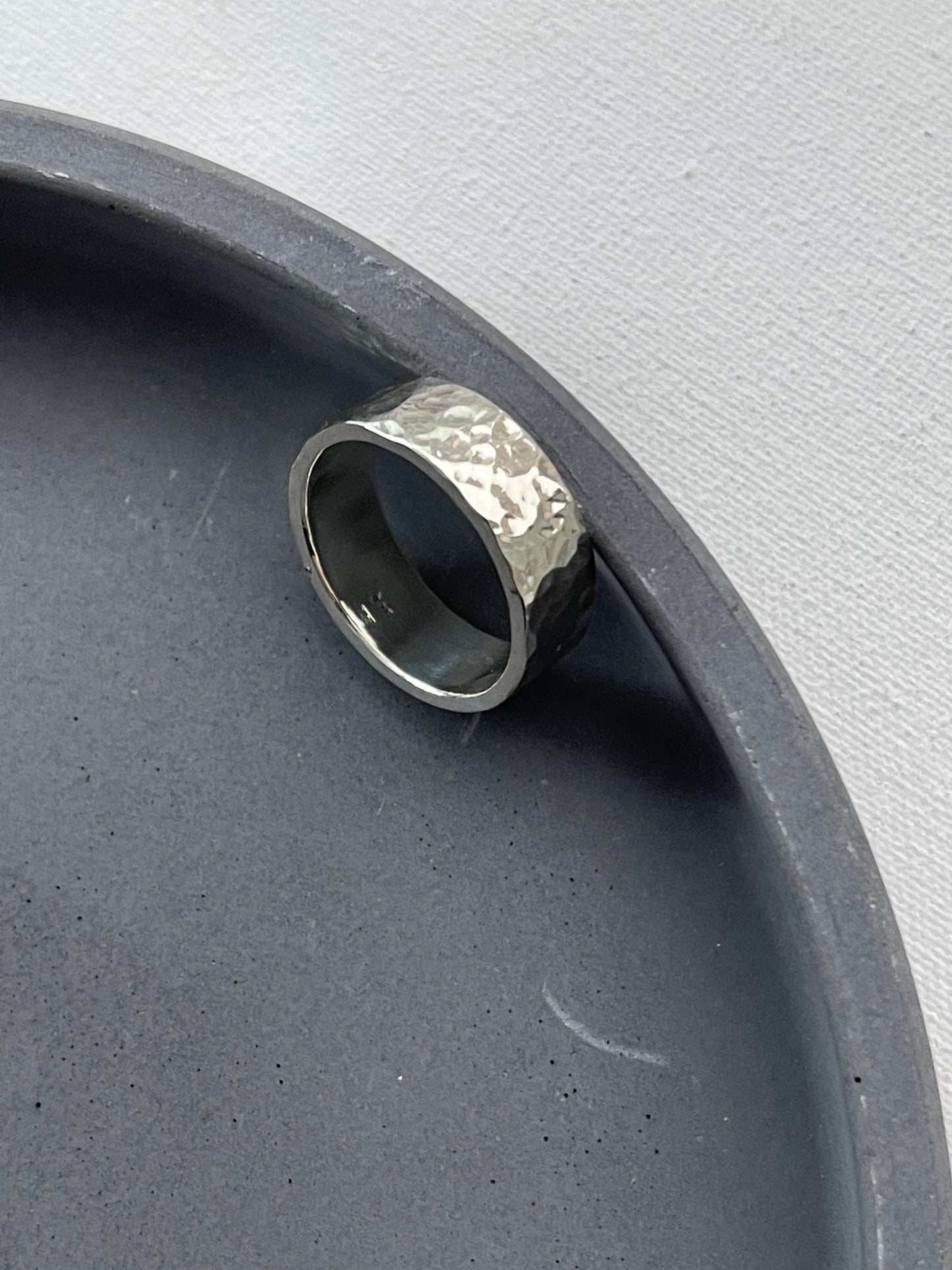 Ring "Simple" (7 mm) hammered