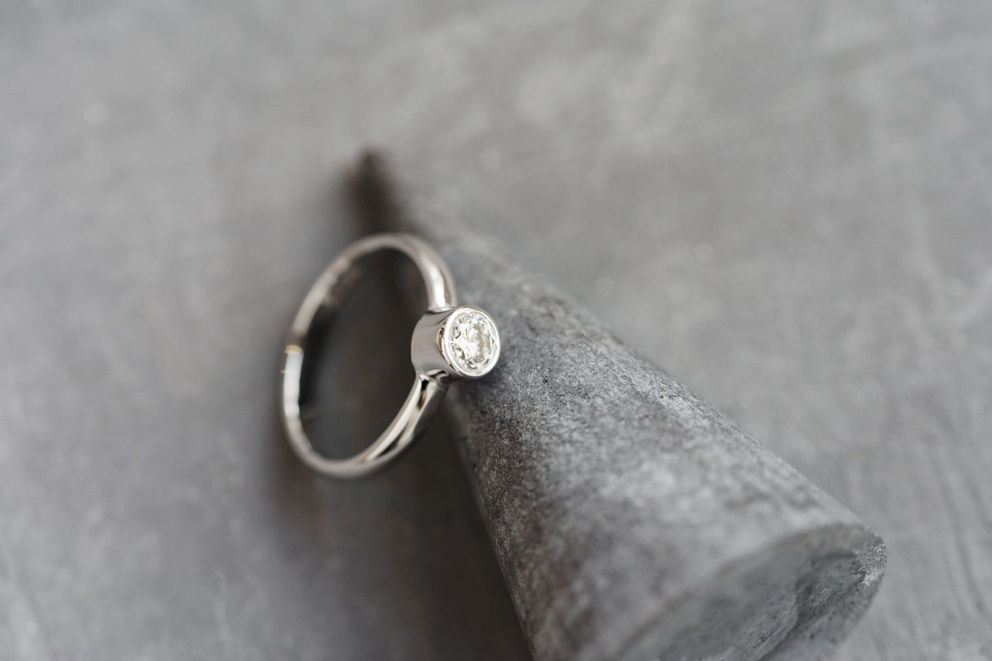 Ring "Sophistication" (4.5 mm gemstone)