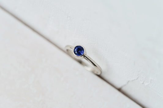 Ring "Sophistication" (4.5 mm gemstone)