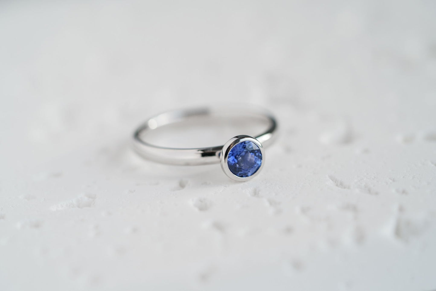 Ring "Special" (4 mm gemstone)