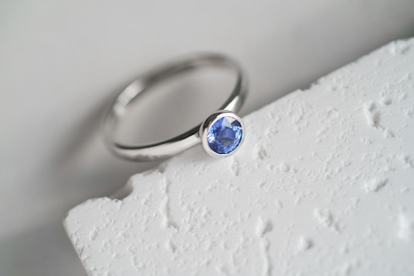 Ring "Special" (4 mm gemstone)