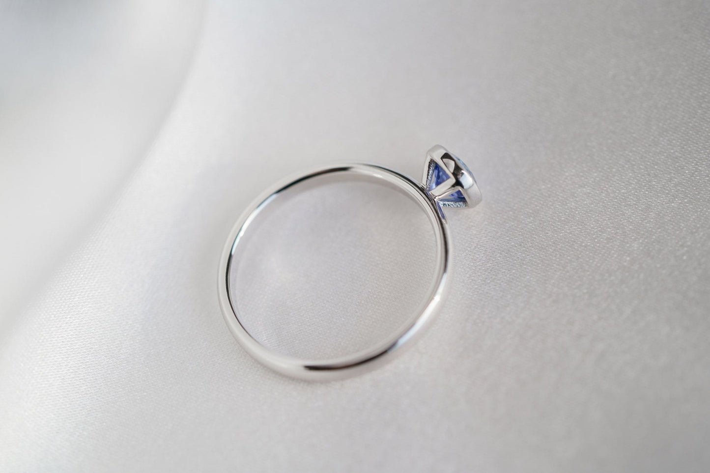 Ring "Special" (4 mm gemstone)