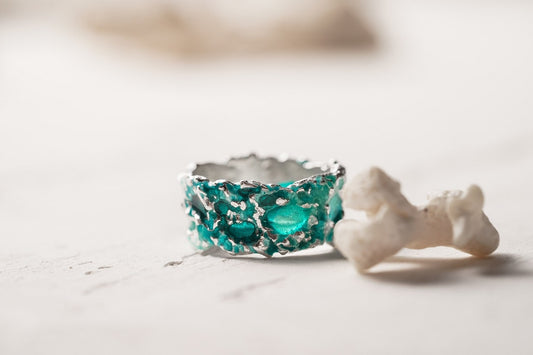Ring "Storm" emerald (10 mm) light