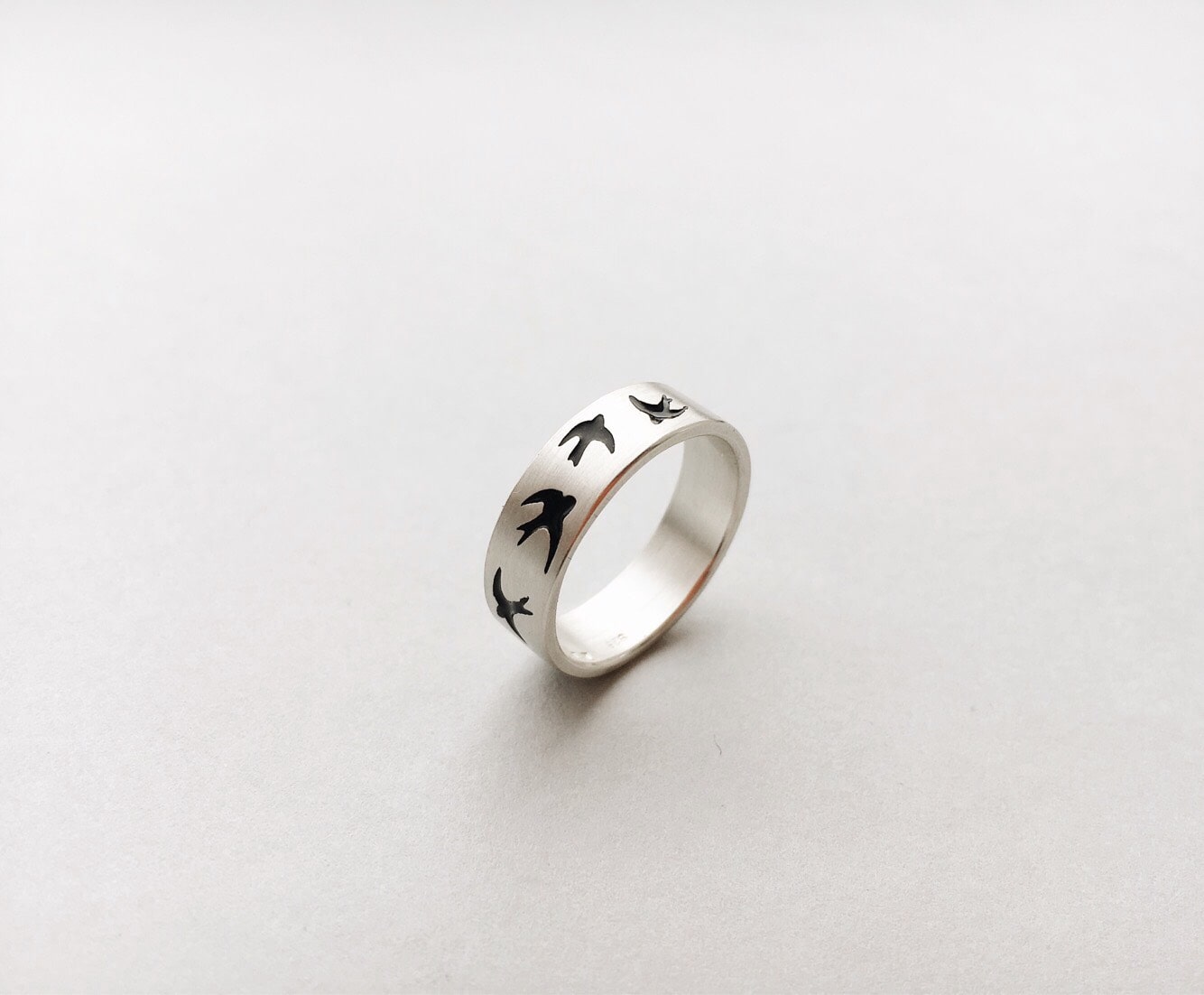 Ring "Swallows" with black enamel (5 mm)