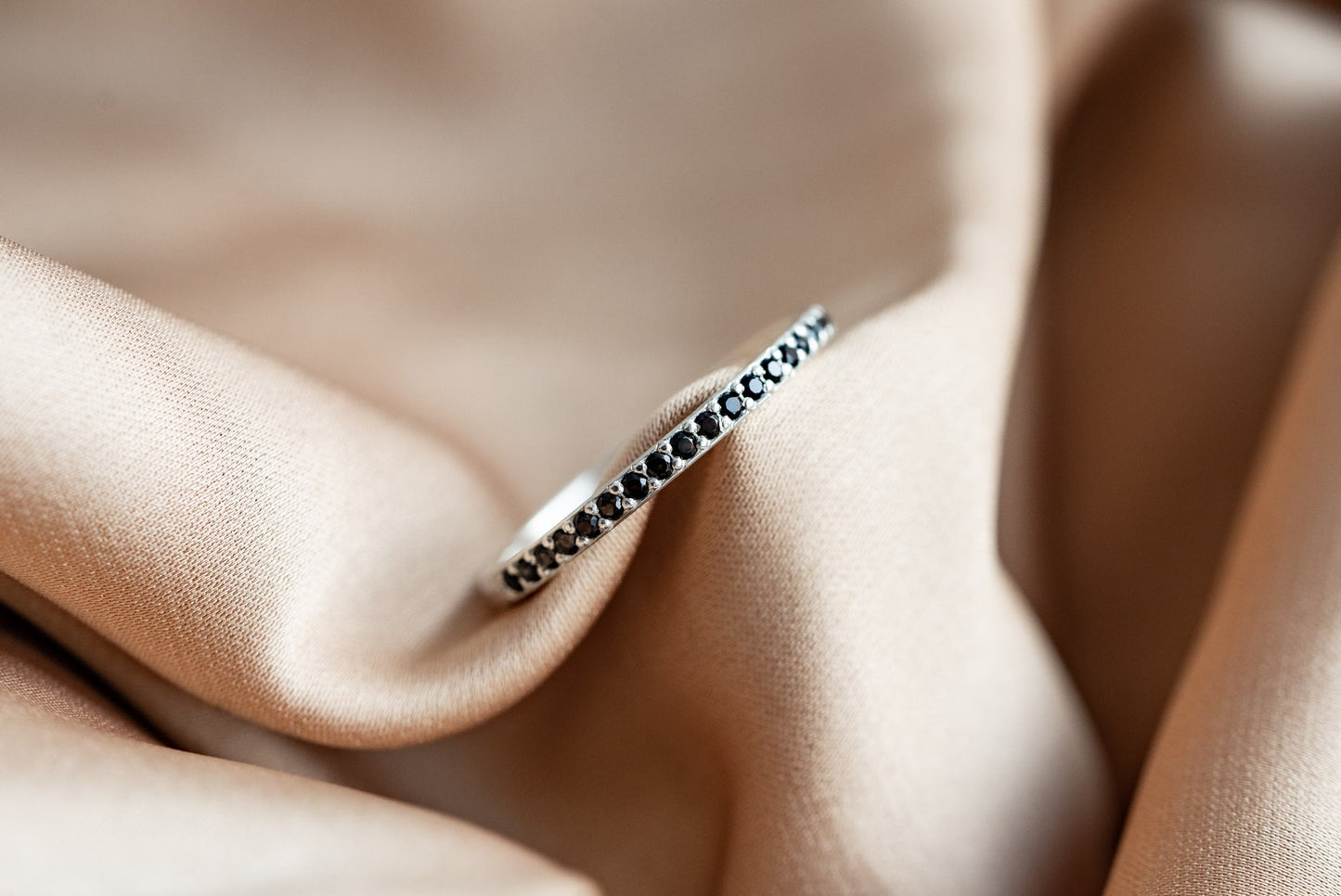 Ring "Thread" (gemstones for half a band)