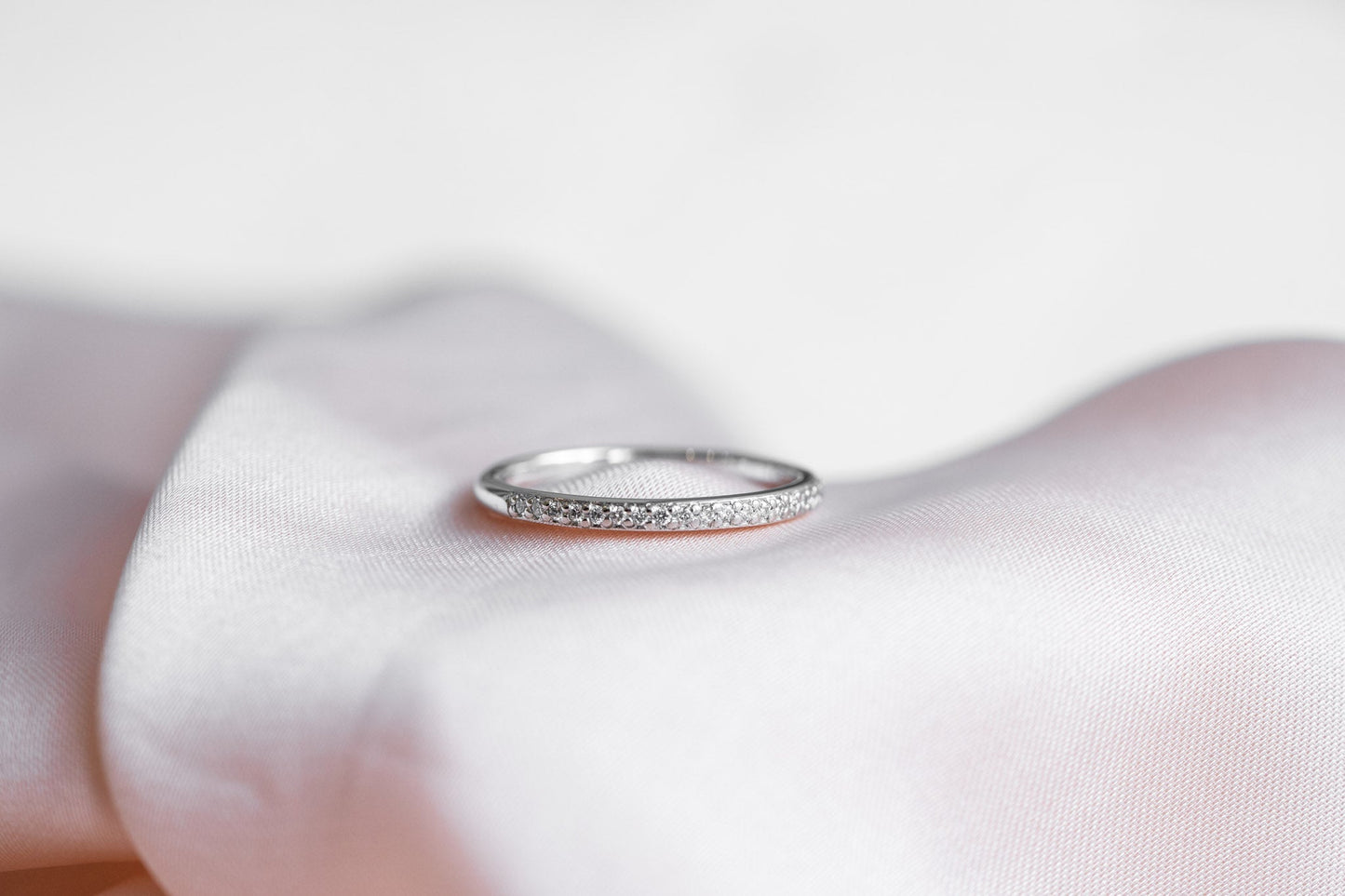 Ring "Thread" (gemstones for half a band)