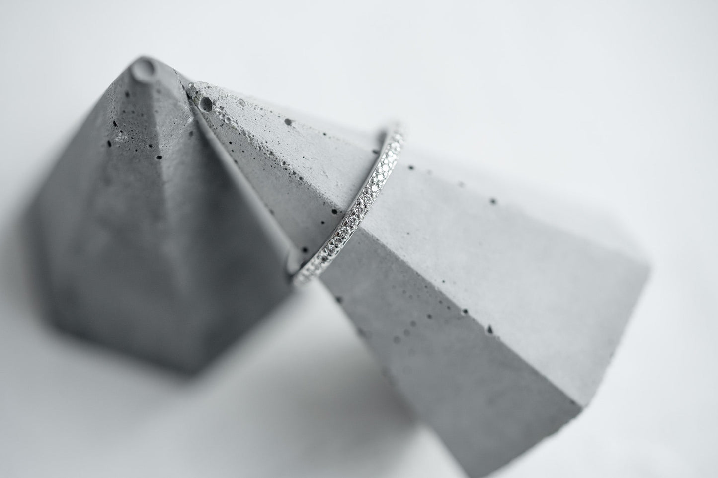 Ring "Thread" (gemstones for half a band)